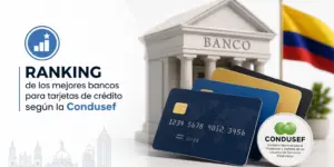 Banco com cartões de crédito e bandeira colombiana em destaque