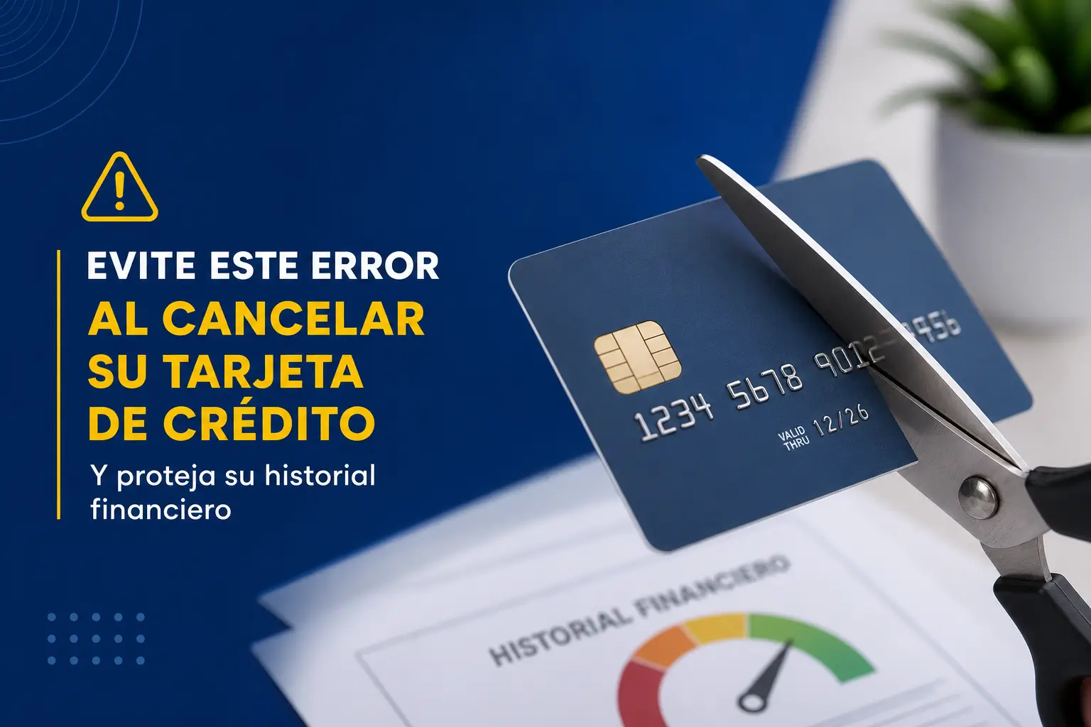 tesoura cortando cartão de crédito azul com aviso em fundo